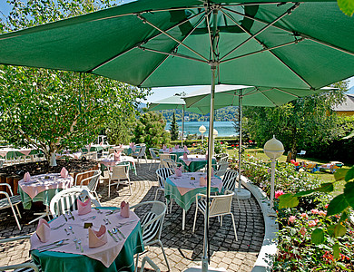 Gemütliche Terrasse im 4* Hotel Birkenhof